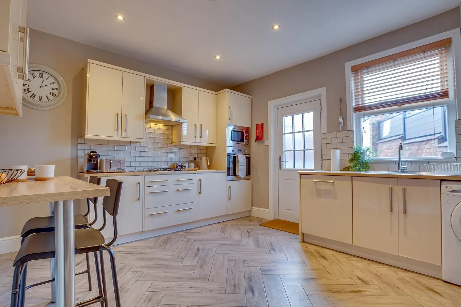 아파트 Charming Home For 10 - Perfect For Work & Leisure Stays 토드윅 영국