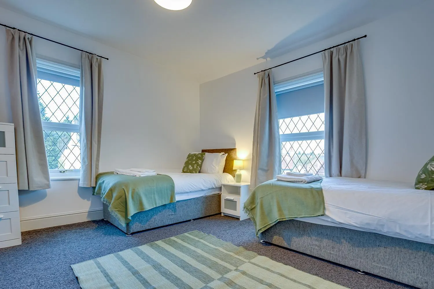 Charming Home For 10 - Perfect For Work & Leisure Stays Todwick 0*,